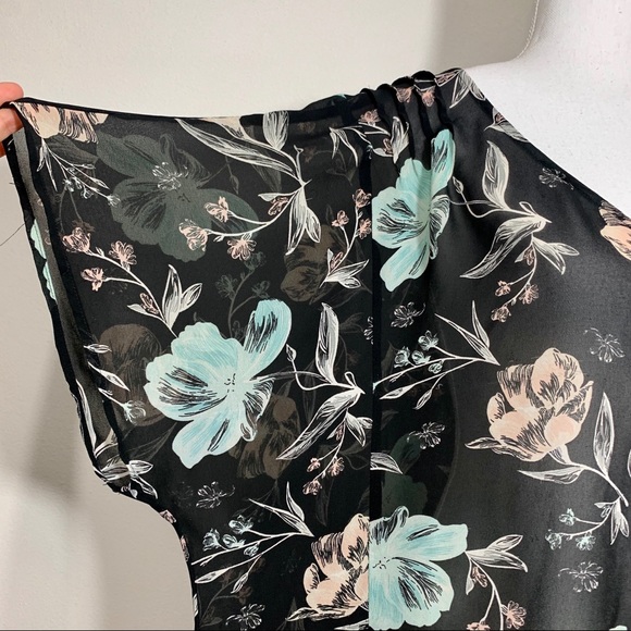 Torrid Goodnight Floral Chiffon Button Front Top 2 - Picture 5 of 10